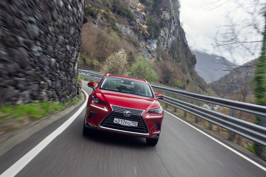  Lexus NX200 2018 года  (CIS) (фото 13 из 43)